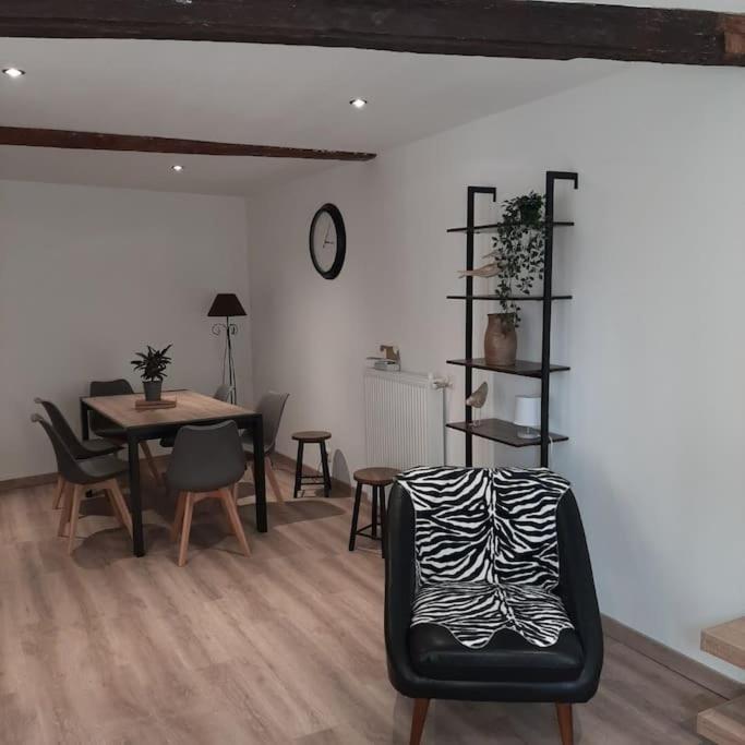 Maison De Ville Vic-le-Comte Kültér fotó